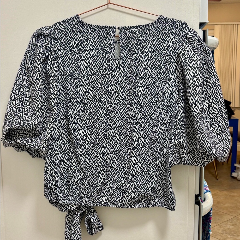Vince Camuto Women's 3/4 Bubble Sleeve Tie Front Blouse - Picture 2 of 6